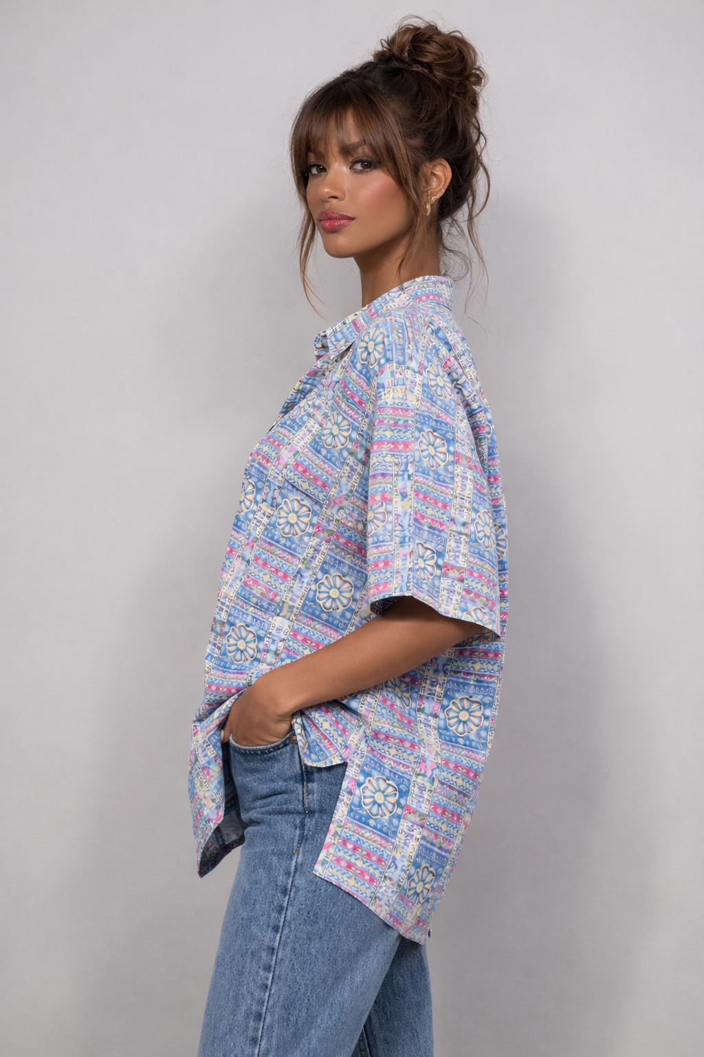 1990's RETRO Button Up Shirt - LARGE