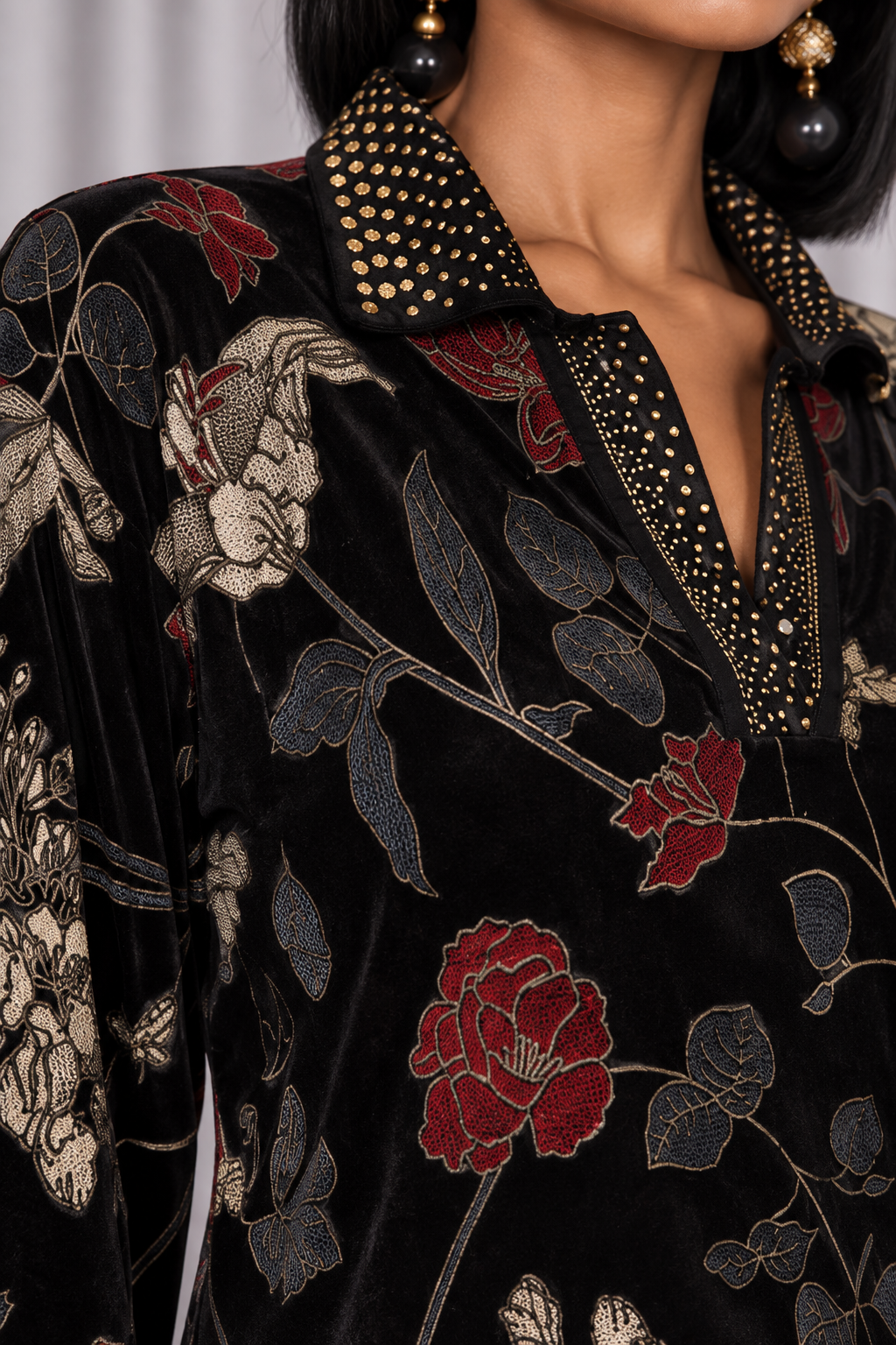 90s Black Floral Studded Blouse – MEDIUM