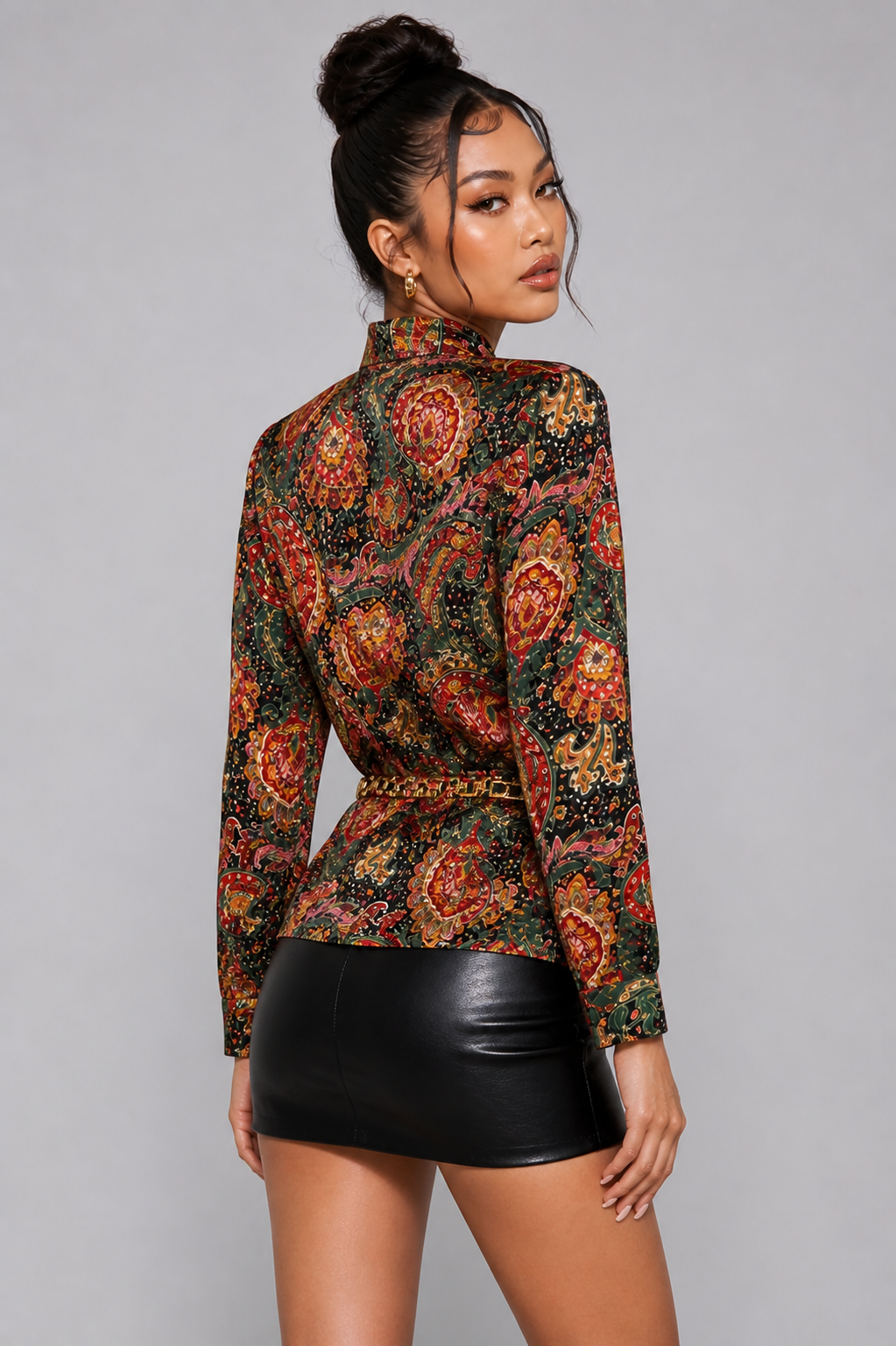 90s Burgundy Paisley Turtleneck Blouse | Vintage Colorful Dressy Top | MEDIUM