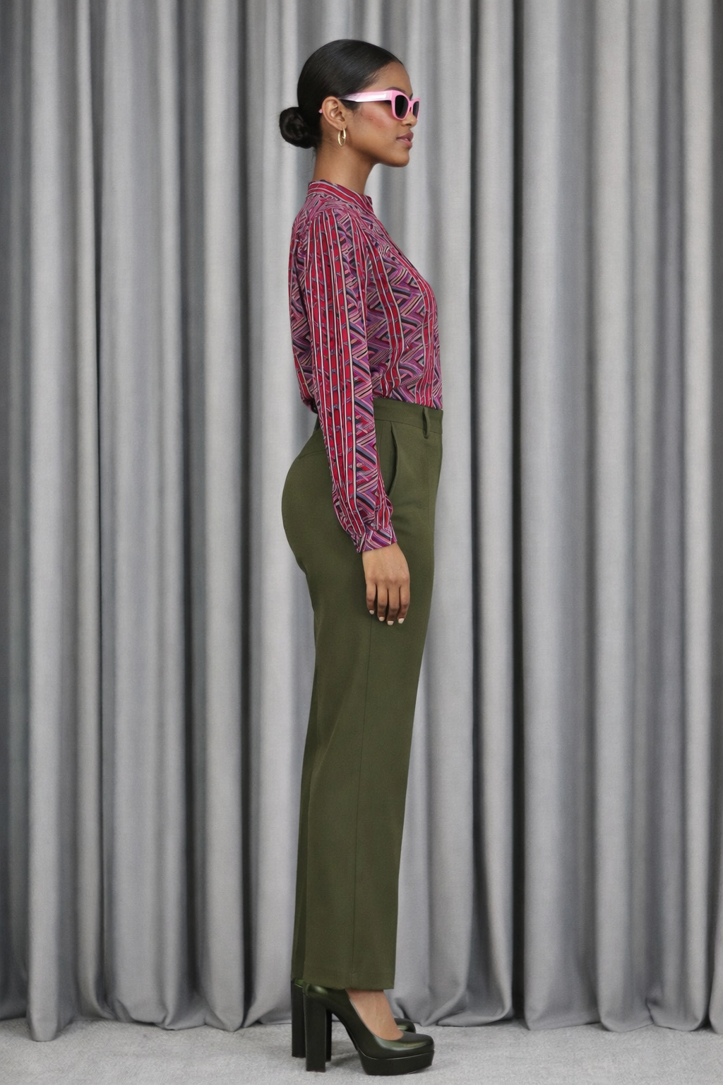 90s Vintage Pink Geometric Blouse | MEDIUM